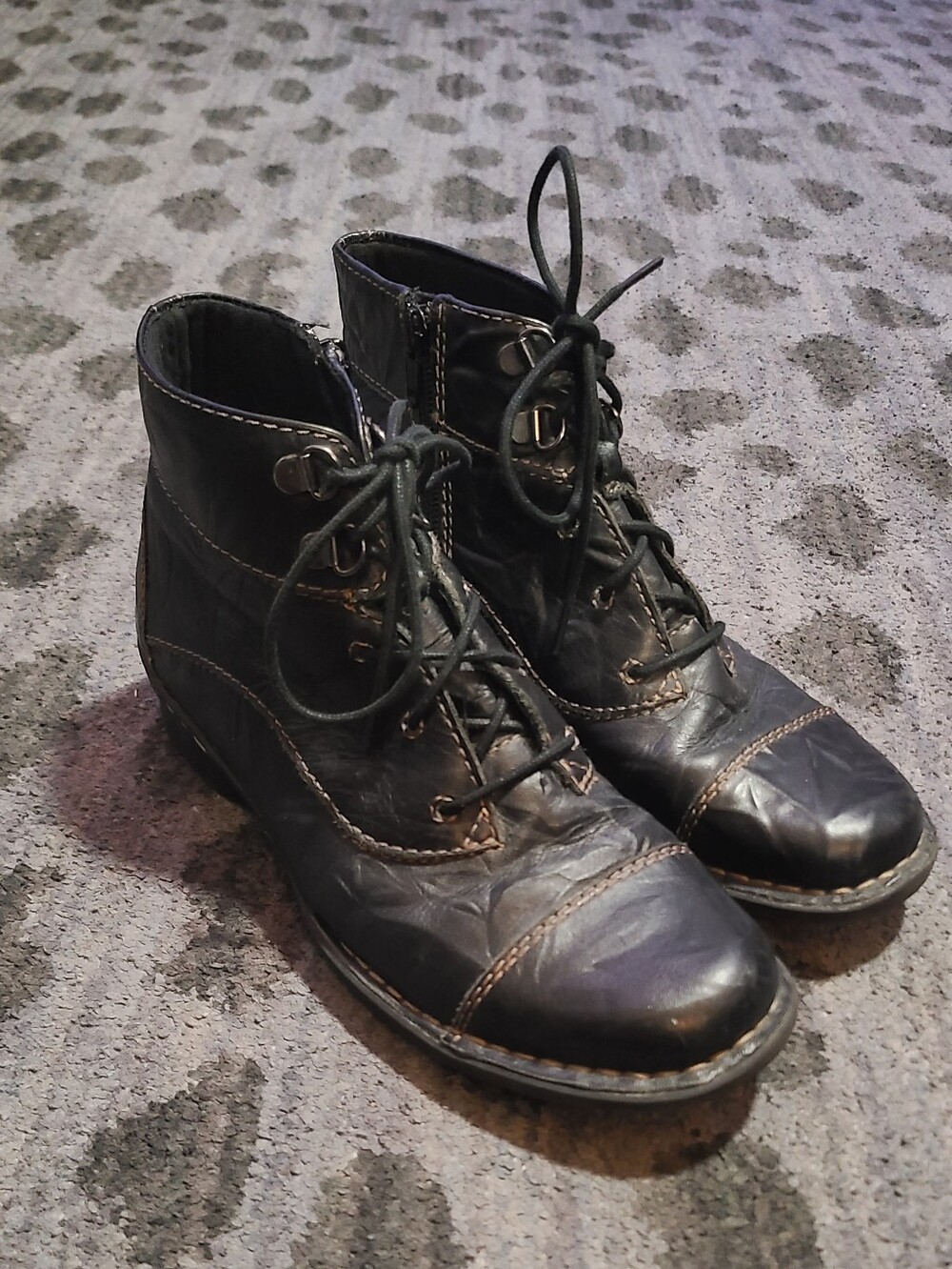 Clark's Side Zip Ankle Boots sz 7M